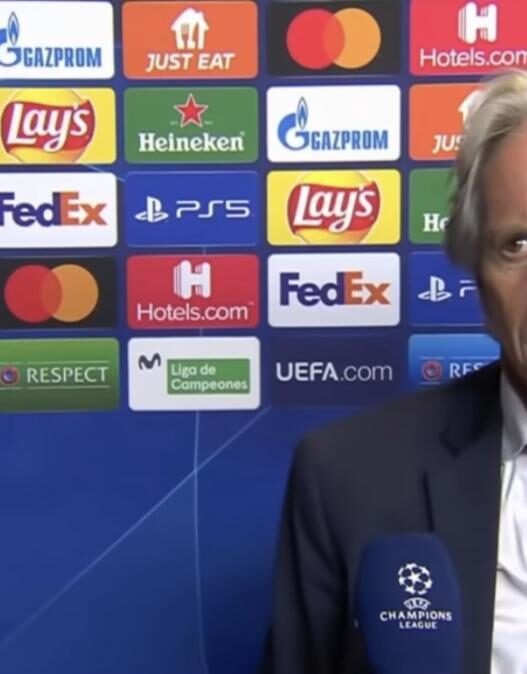 Portogallo: tensione all'aeroporto, tifosi contro il ct Jorge Jesus