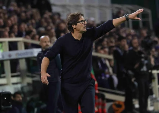 Fiorentina, Pastore critica: "Mancano basi solide e un allenatore"