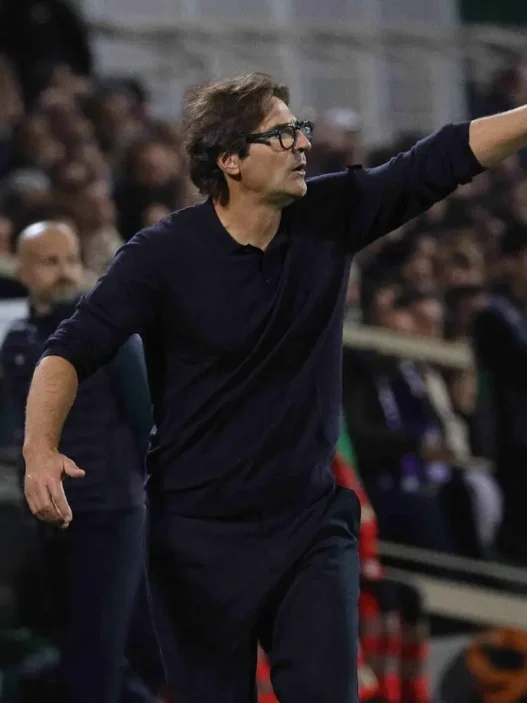 Fiorentina, Pastore critica: "Mancano basi solide e un allenatore"