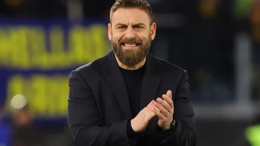 De Rossi: "Fiorentina sfida complicata, ma ne usciremo. Colombo? Pensavo peggio"