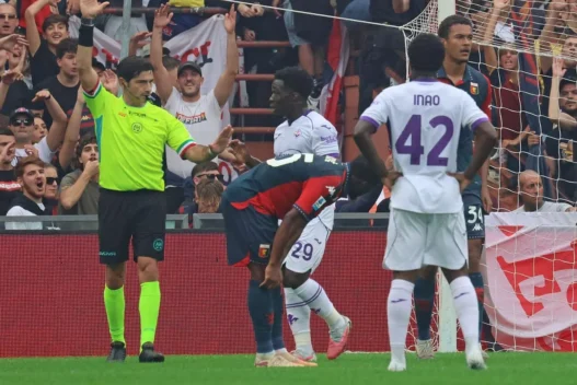 Gnonto titolare: debutto con gol annullato, poi il calo