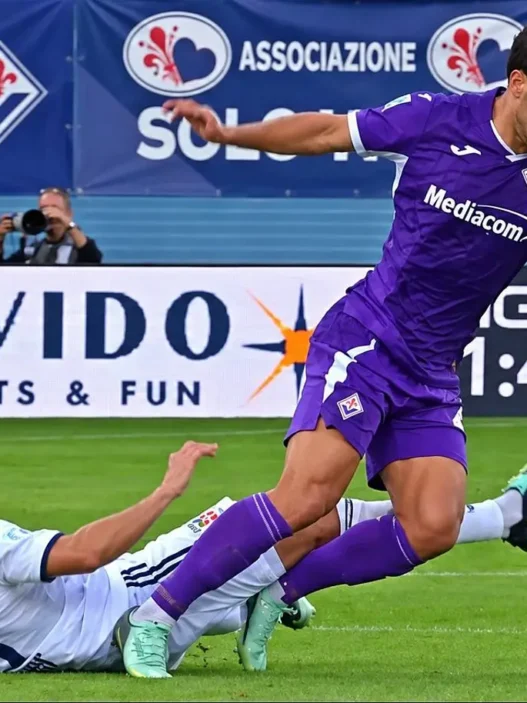 Fiorentina, un fallo non fischiato nel match contro il Como