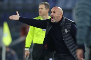 Italiano: "Onorare le competizioni, bravi a prendere Vlahovic"