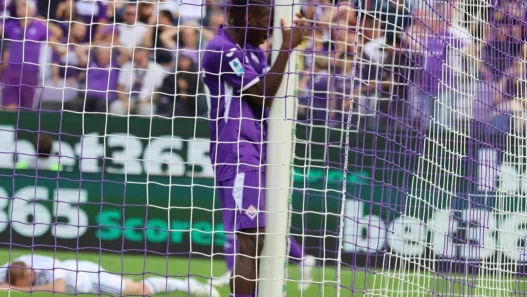 Fiorentina, Njie spreca tre volte: sconfitta contro il Como